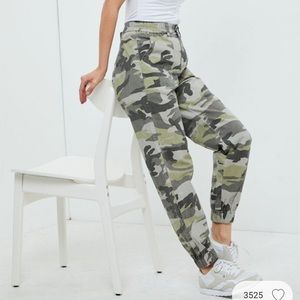 Jogger camo pacsun pants